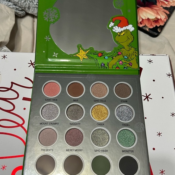 -SALE-Dr. Seuss The Grinch 16 Color Eyeshadow Palette - Picture 5 of 6